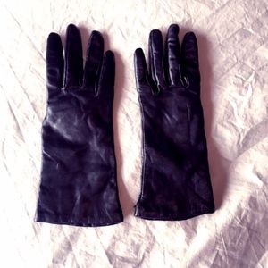 Black Leather Gloves - Size 7